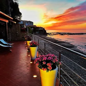 brezza-marina-guesthouse.sicilyhotelsitaly.net/